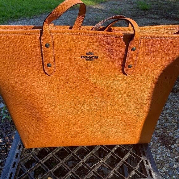 Coach (f58846) City Tote Tangerine Crossgrain Leather Zip Top - Picture 14 of 15